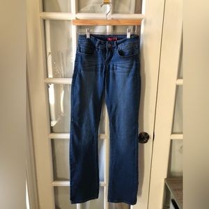 YMI slimmers blue jeans in size 3